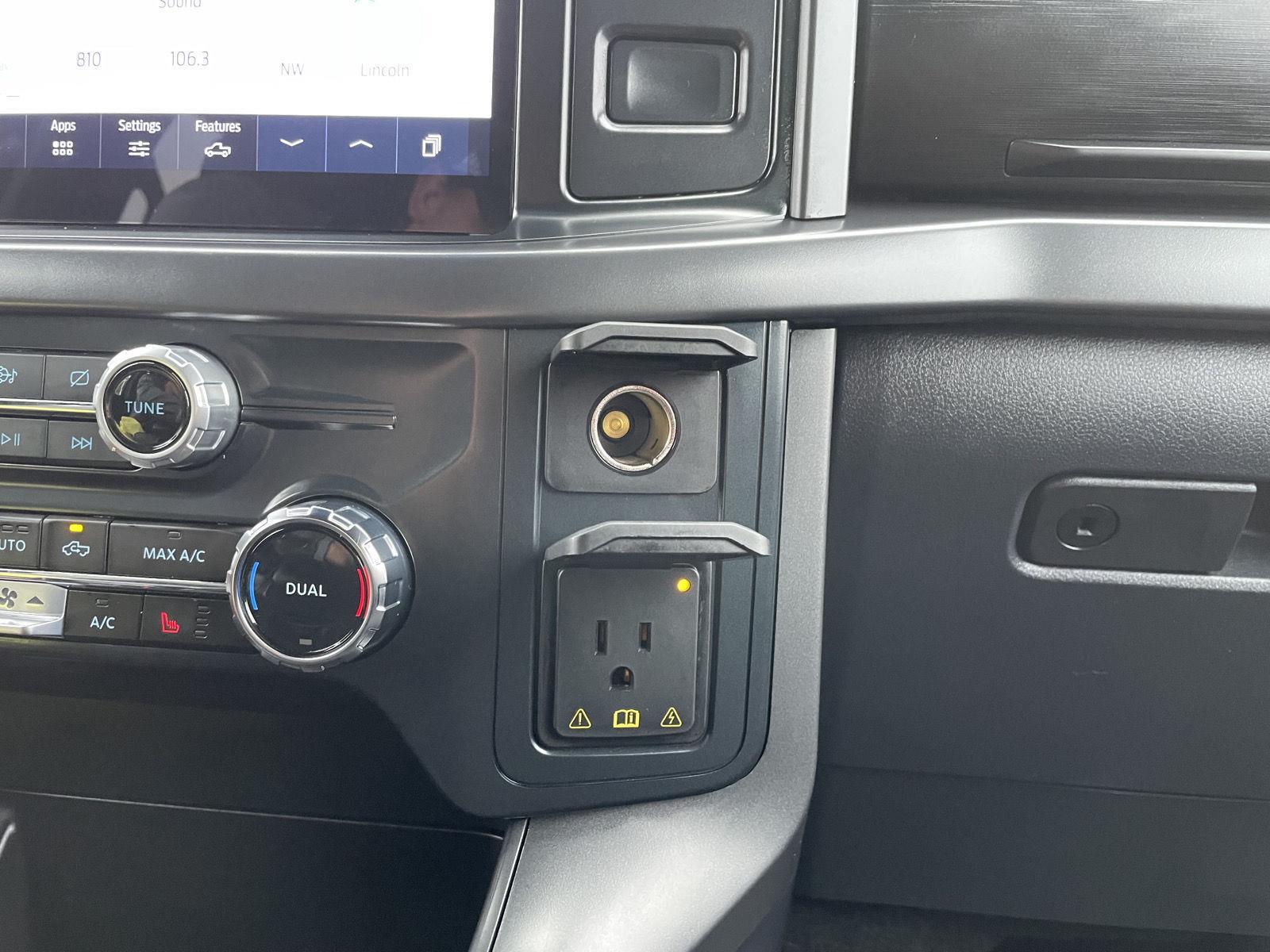 Vehicle photo 32