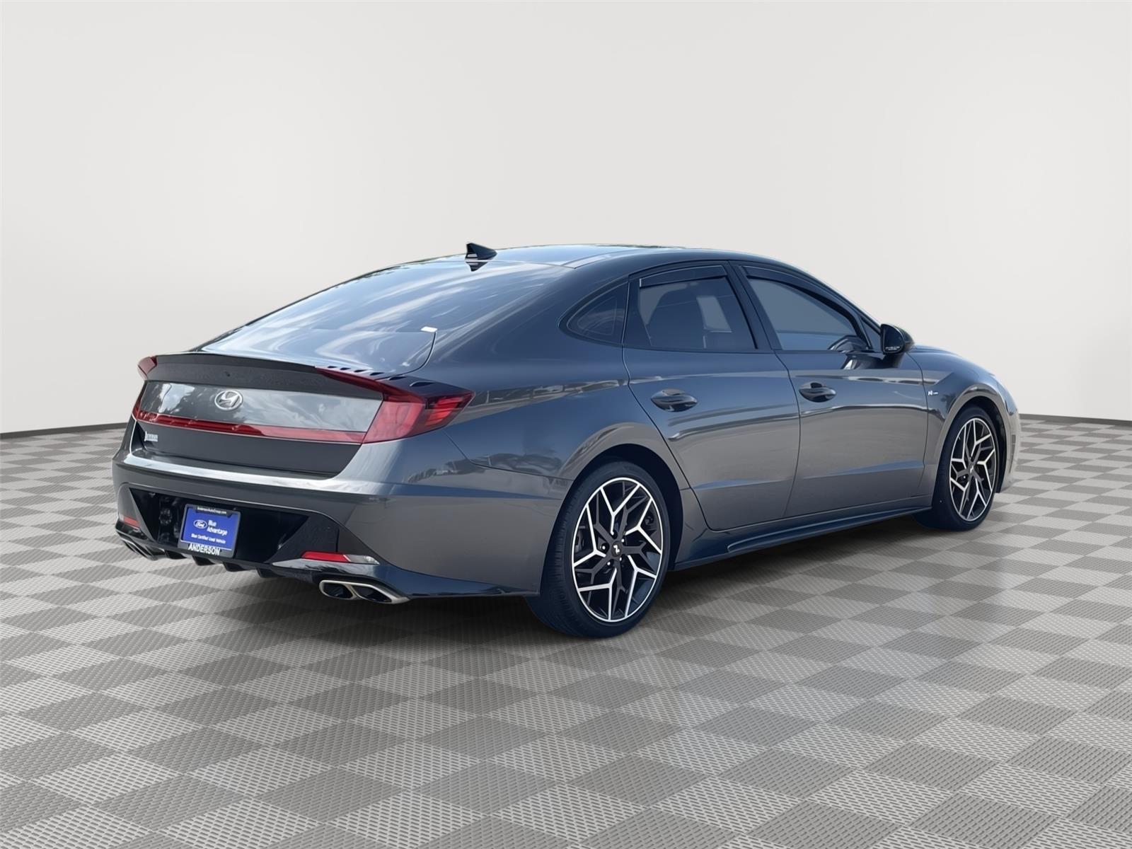 Vehicle photo 7