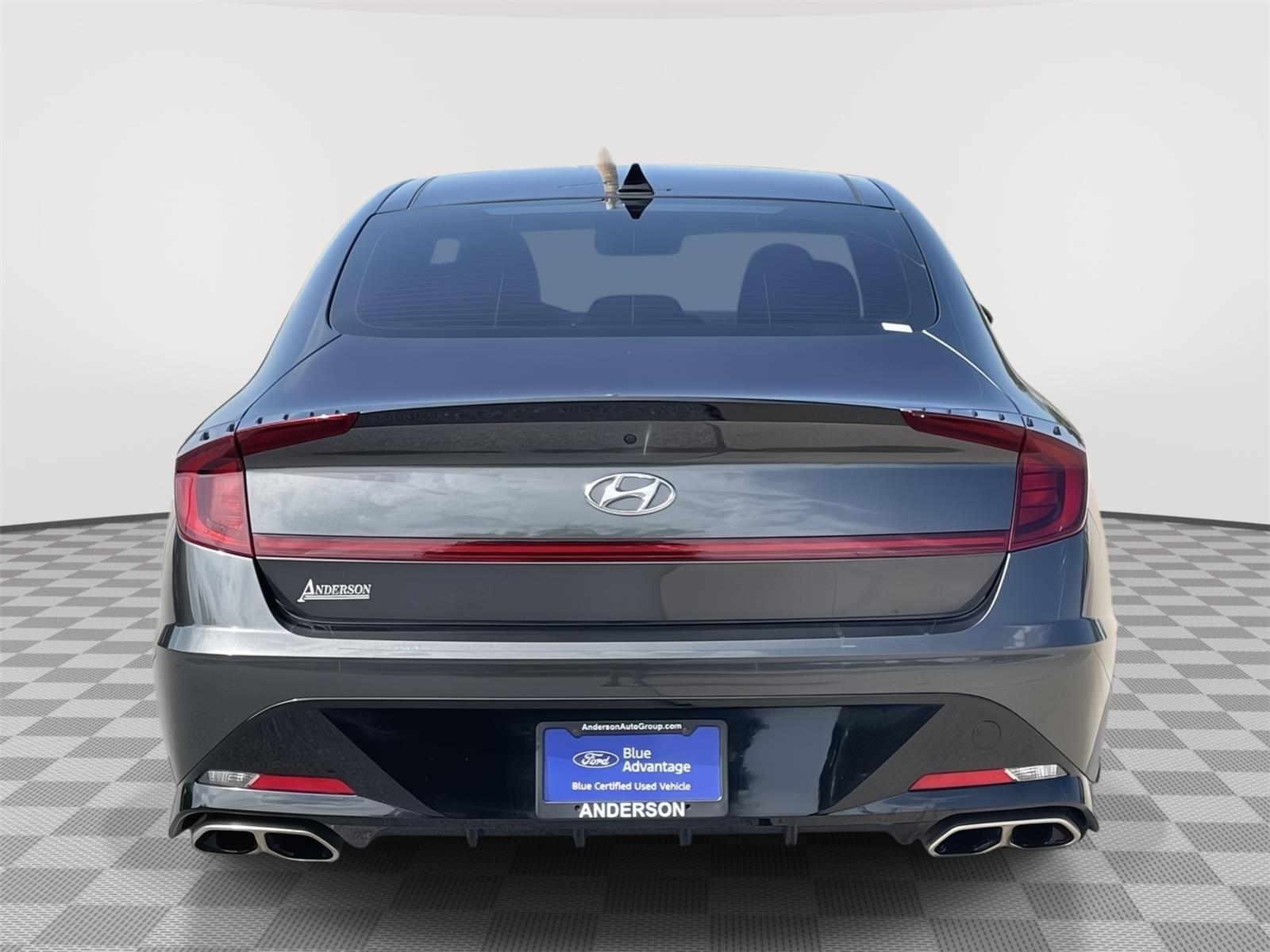 Vehicle photo 8