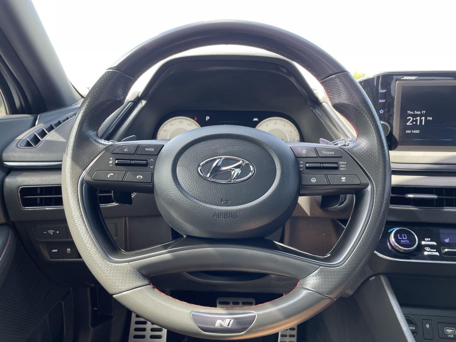 Vehicle photo 11