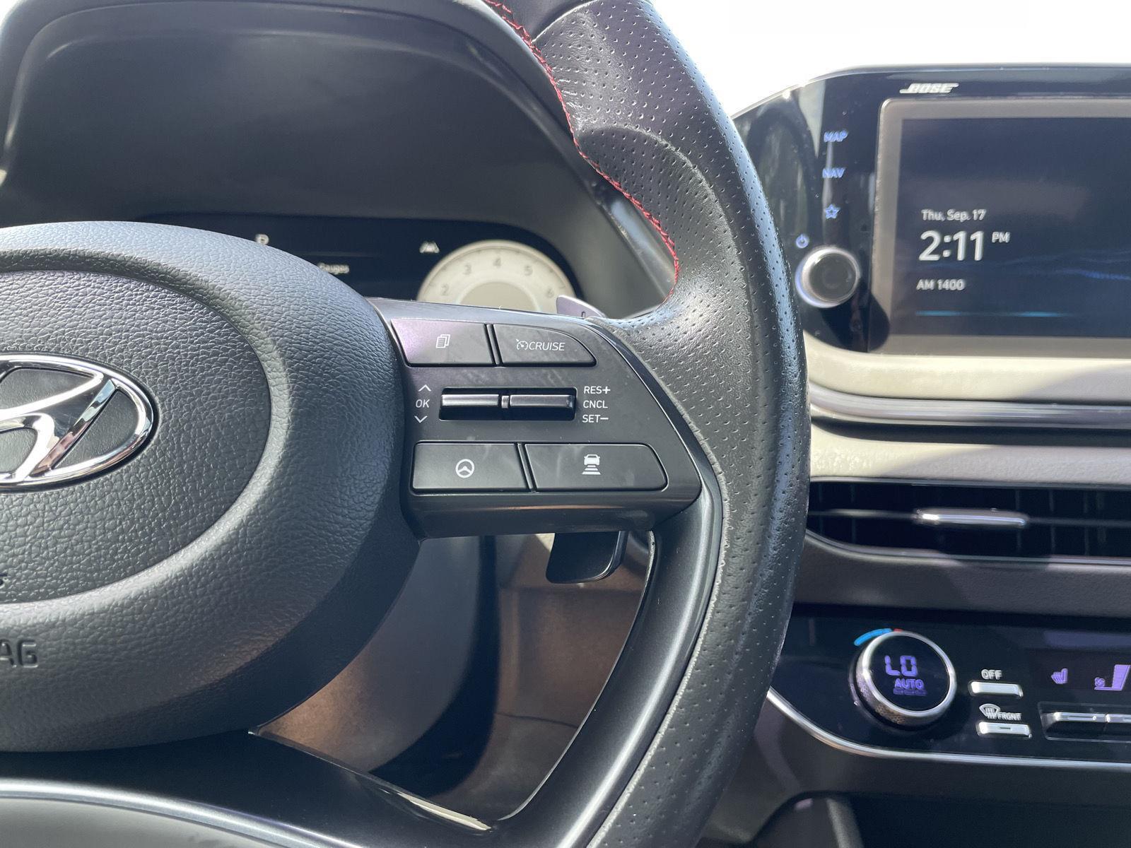 Vehicle photo 13