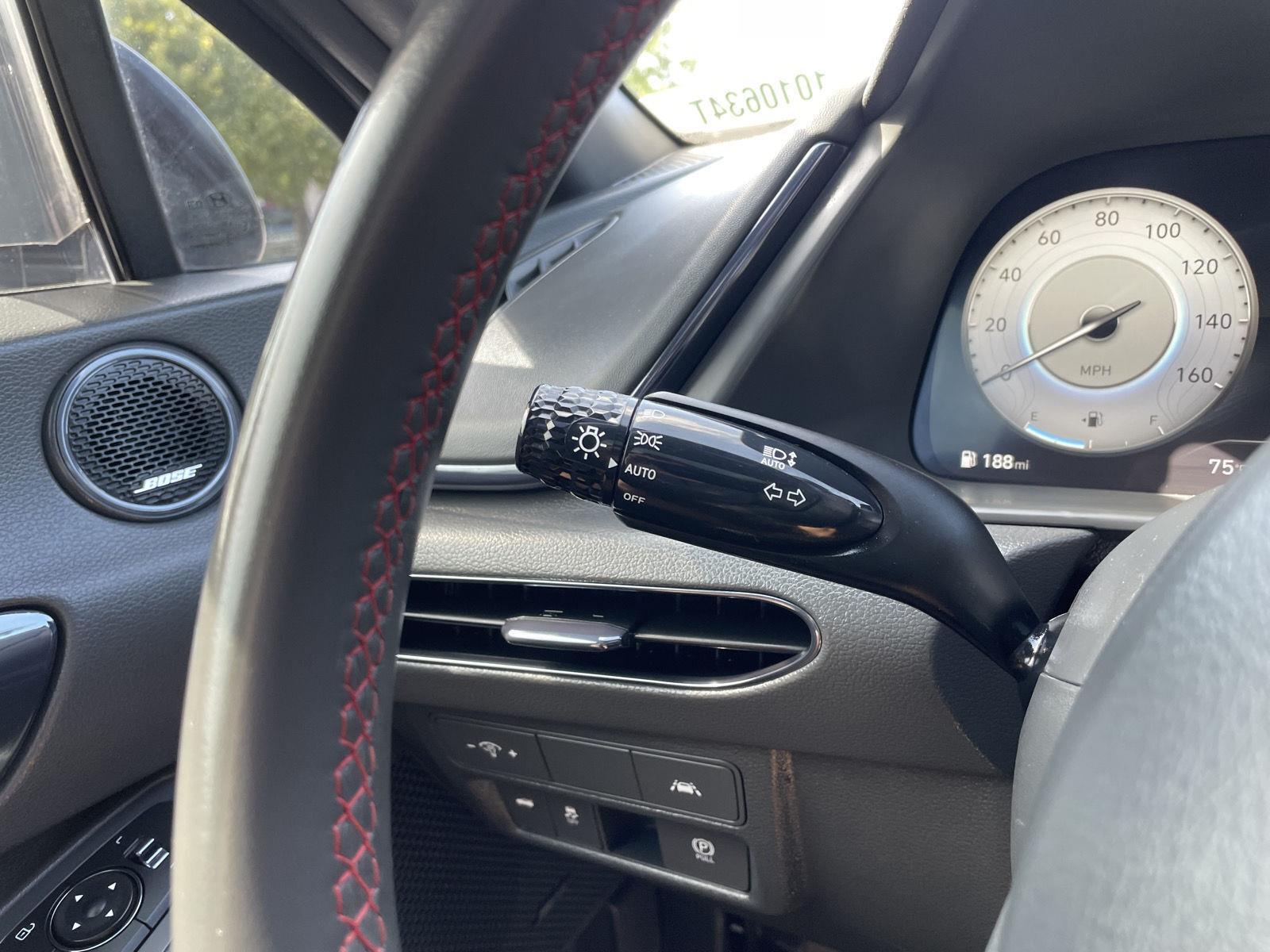 Vehicle photo 15