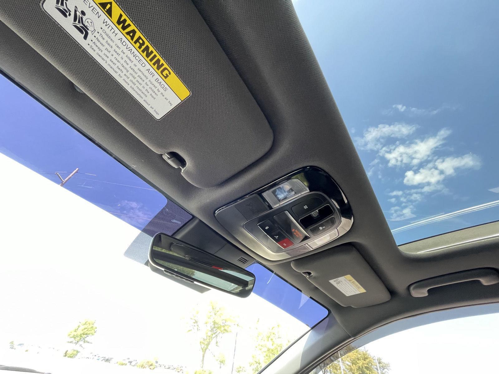 Vehicle photo 20