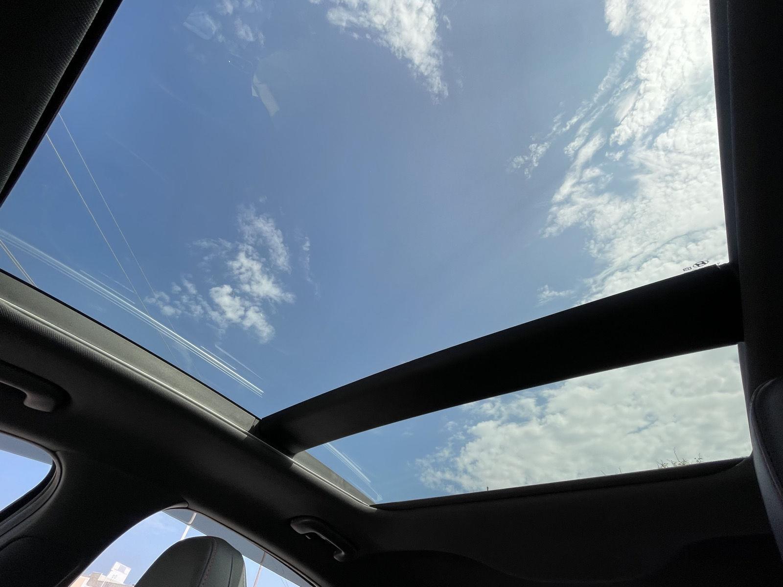 Vehicle photo 21