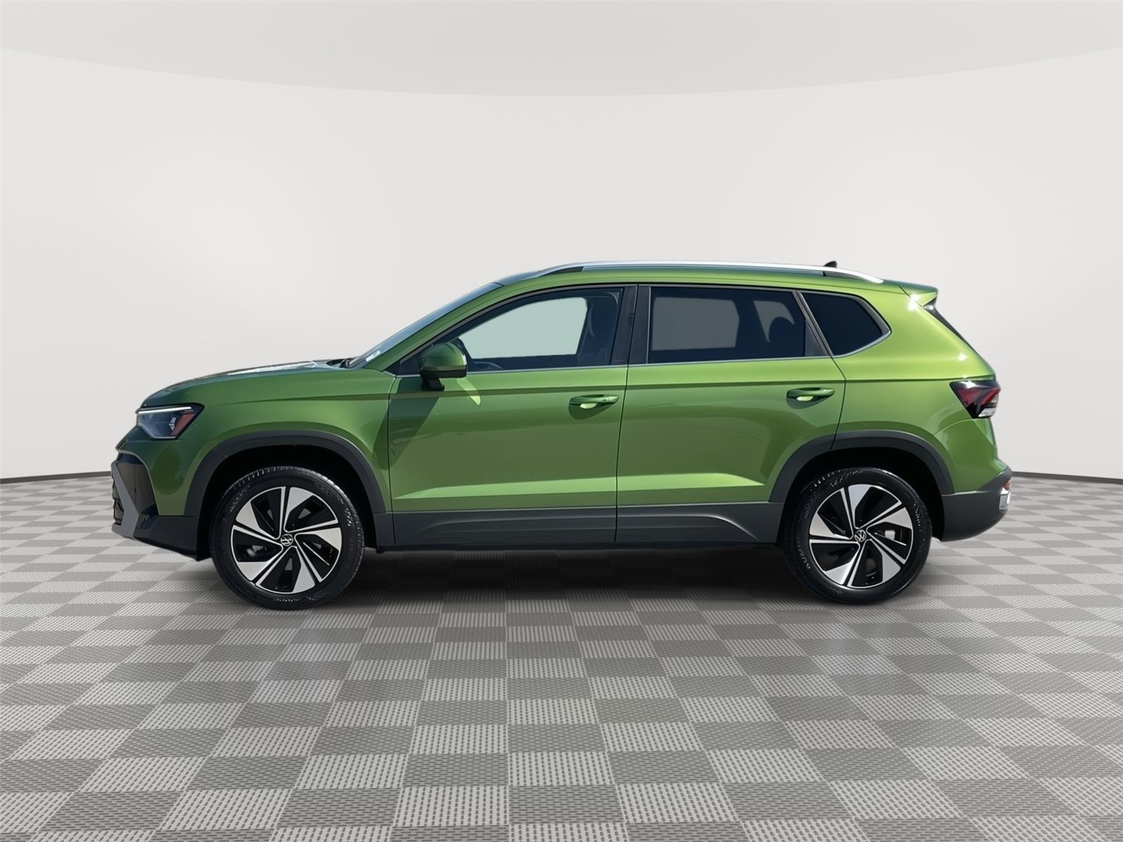 Vehicle photo 2