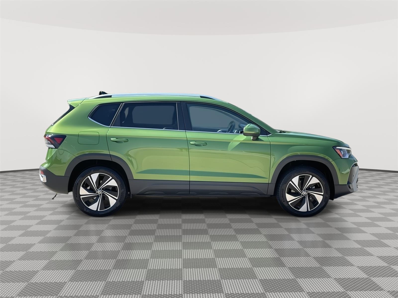 Vehicle photo 6