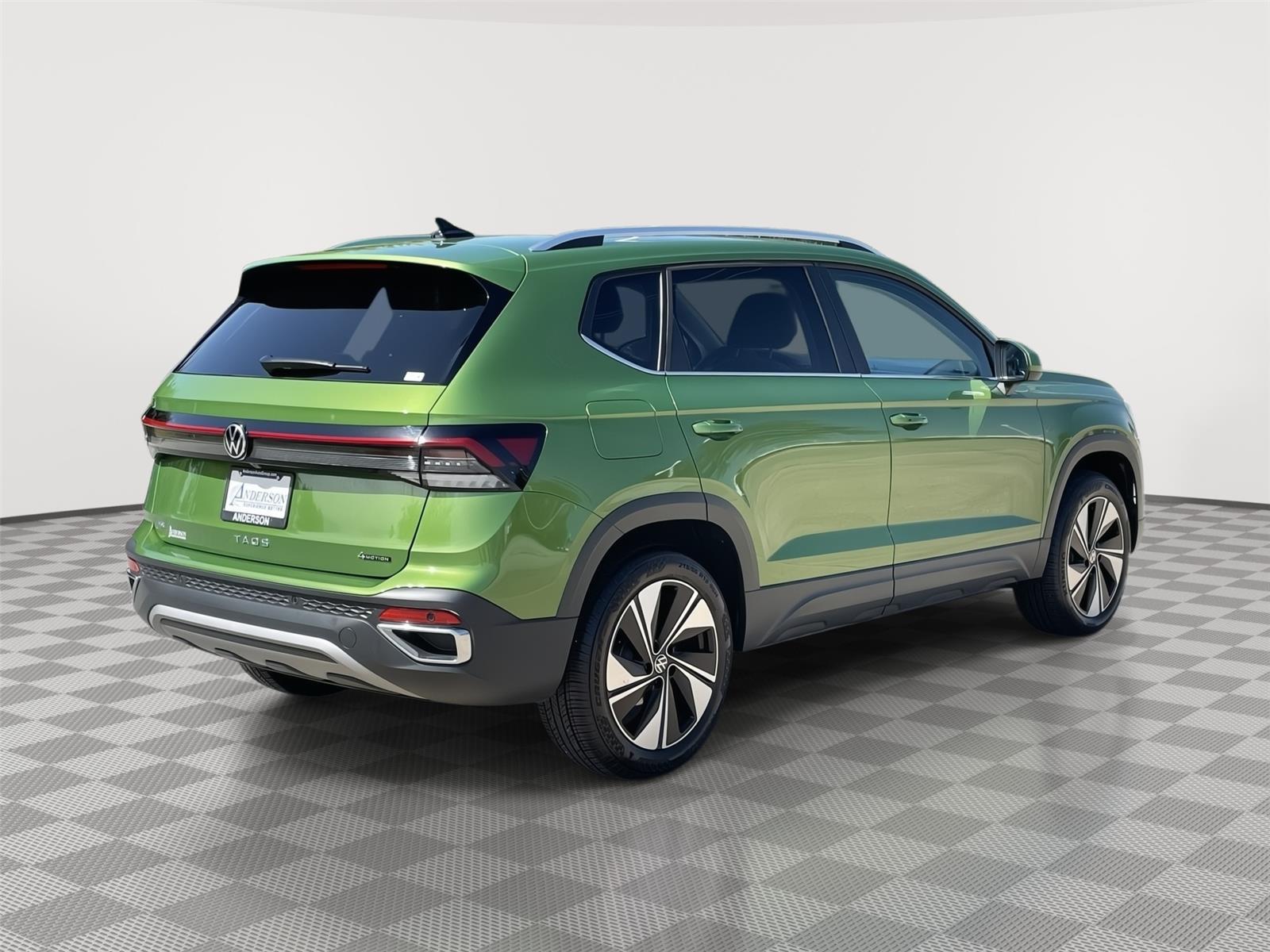 Vehicle photo 7