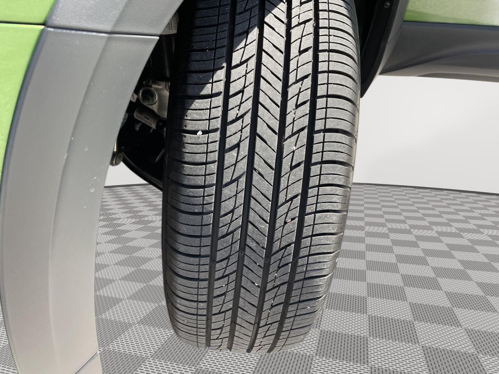 Vehicle photo 11