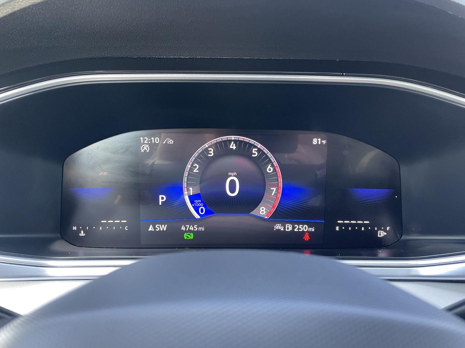 Vehicle photo 15