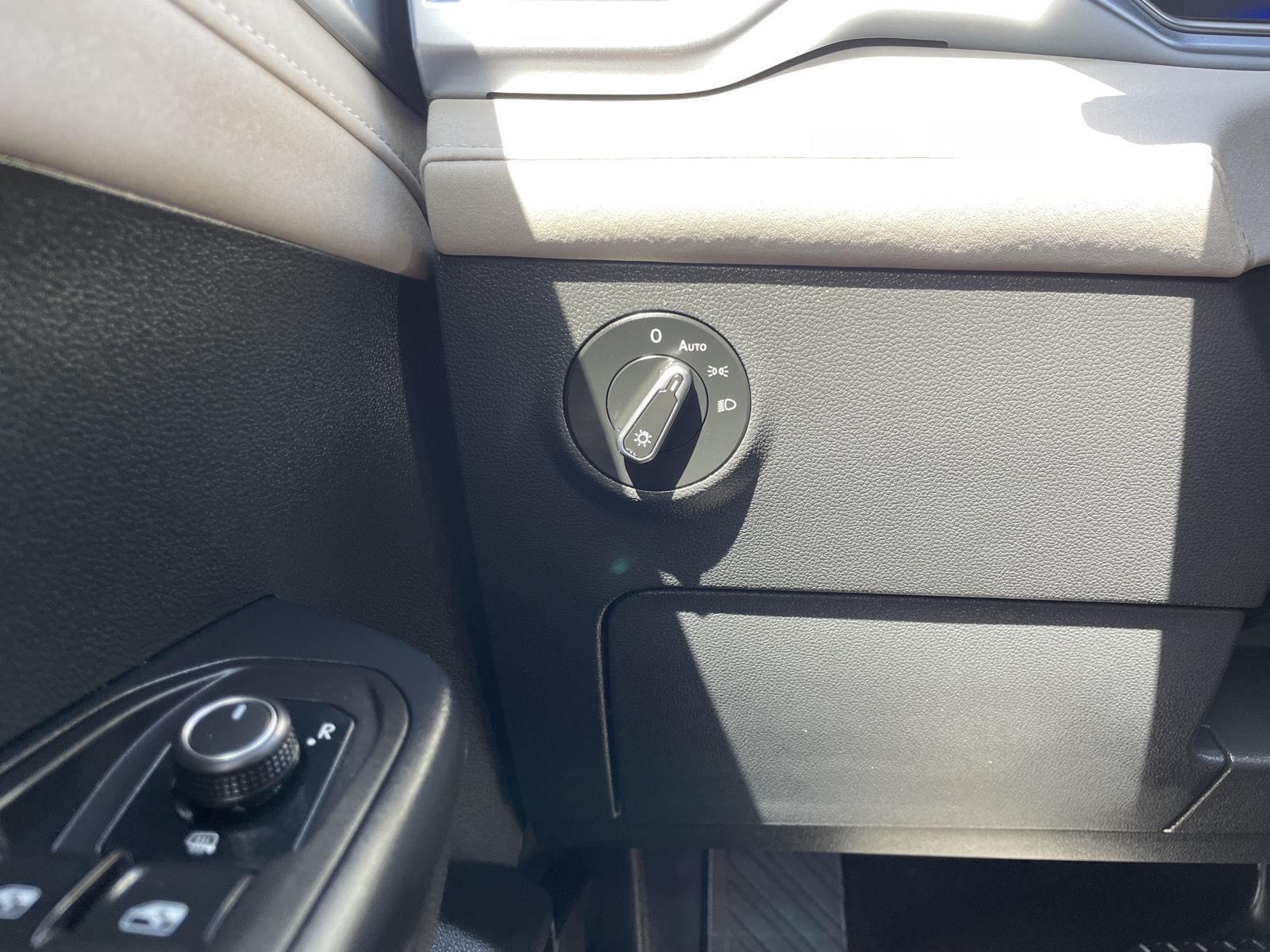 Vehicle photo 16