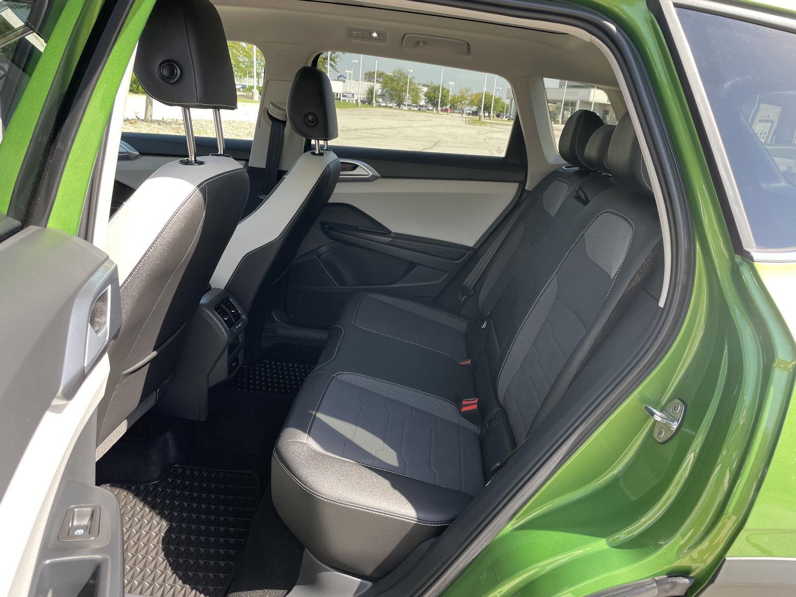 Vehicle photo 20
