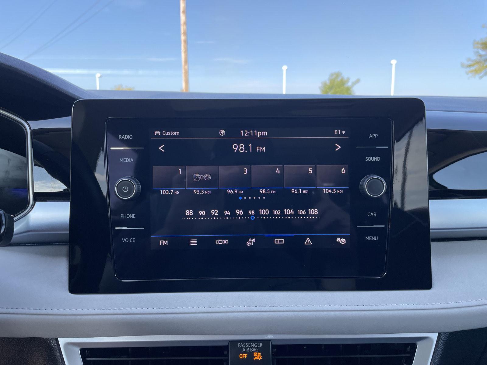 Vehicle photo 26