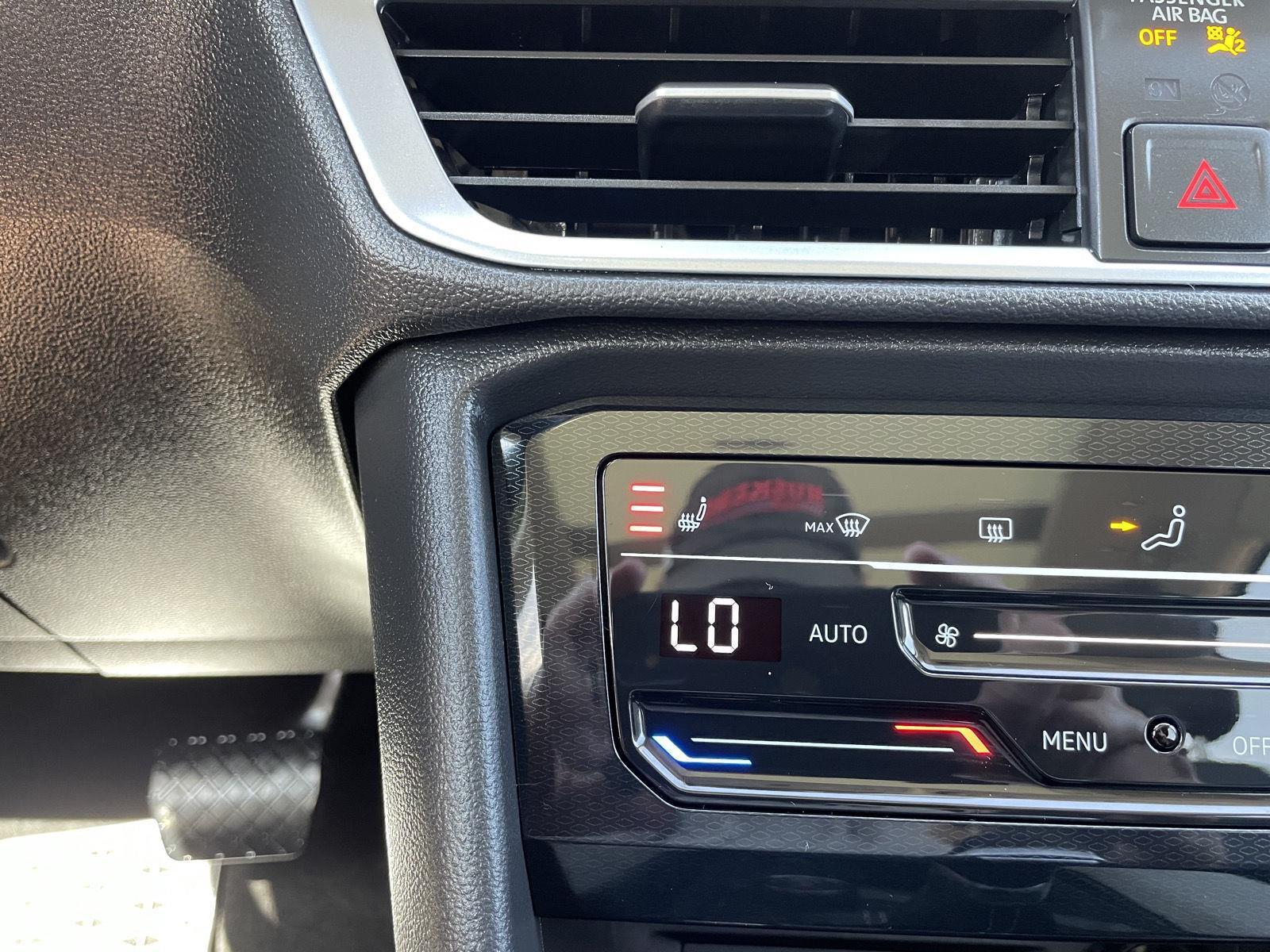 Vehicle photo 28