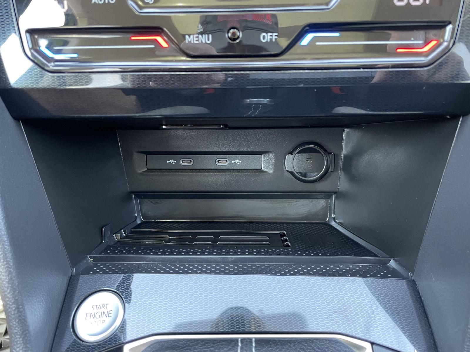 Vehicle photo 29