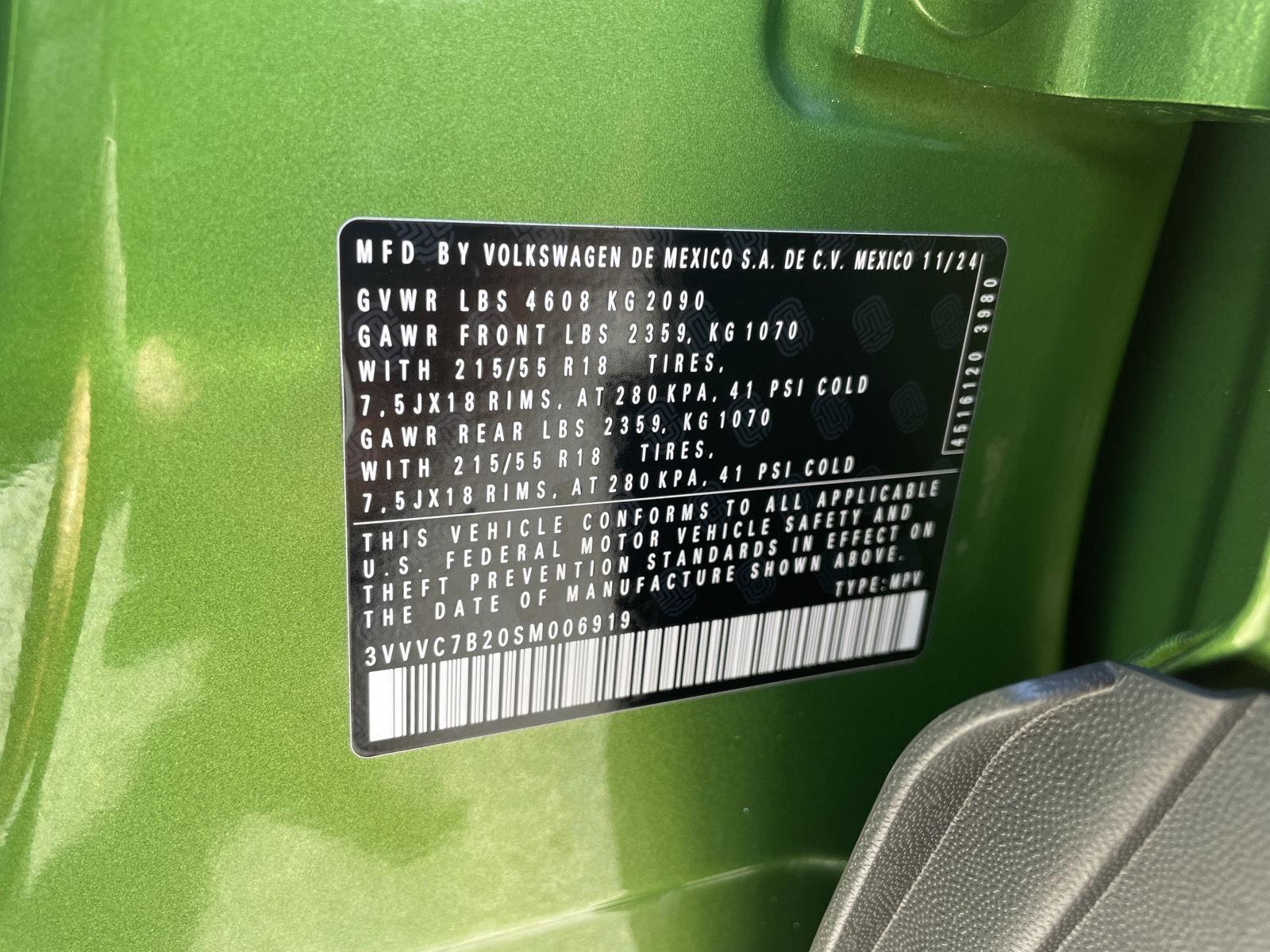 Vehicle photo 33