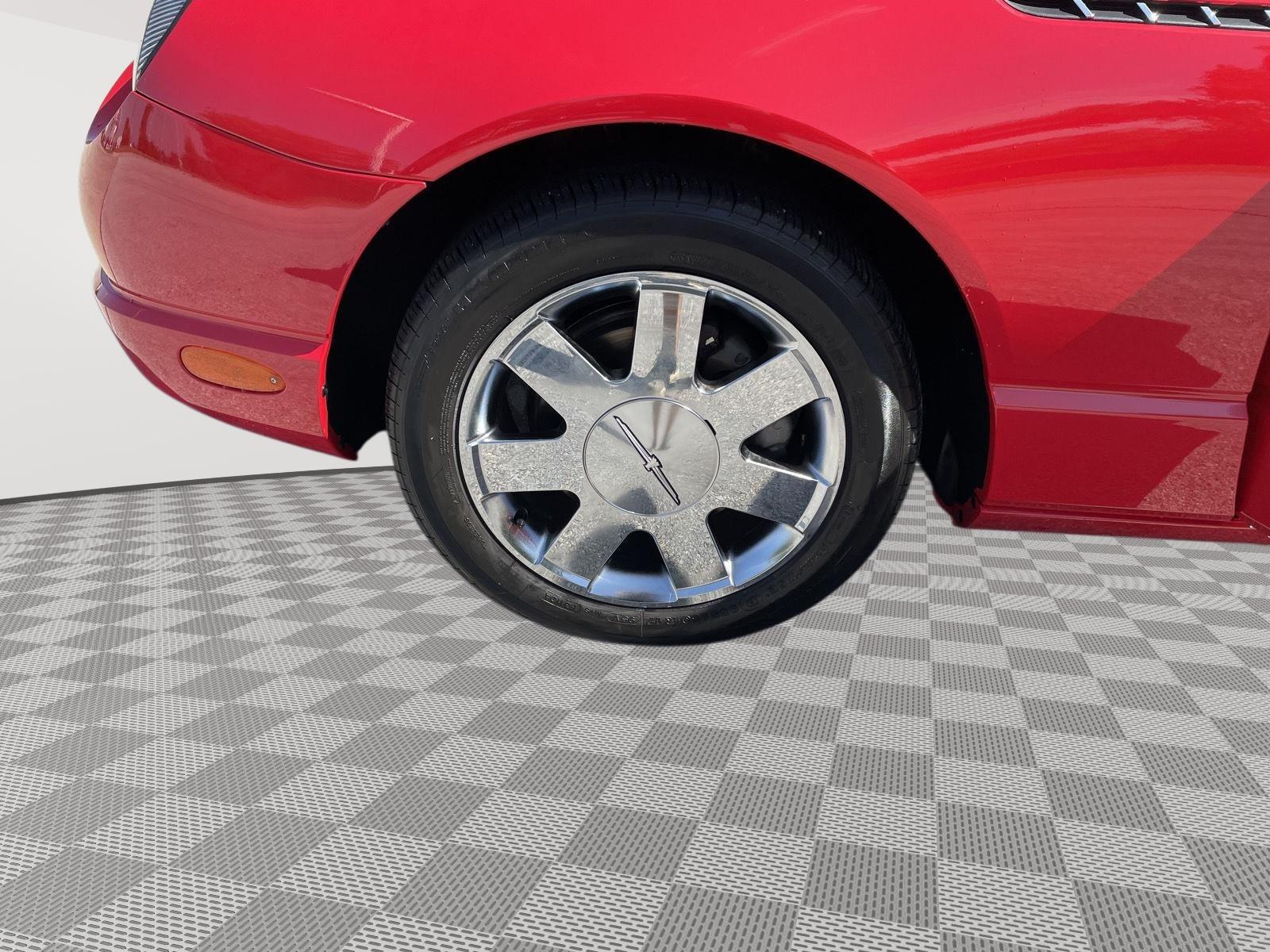 Vehicle photo 10