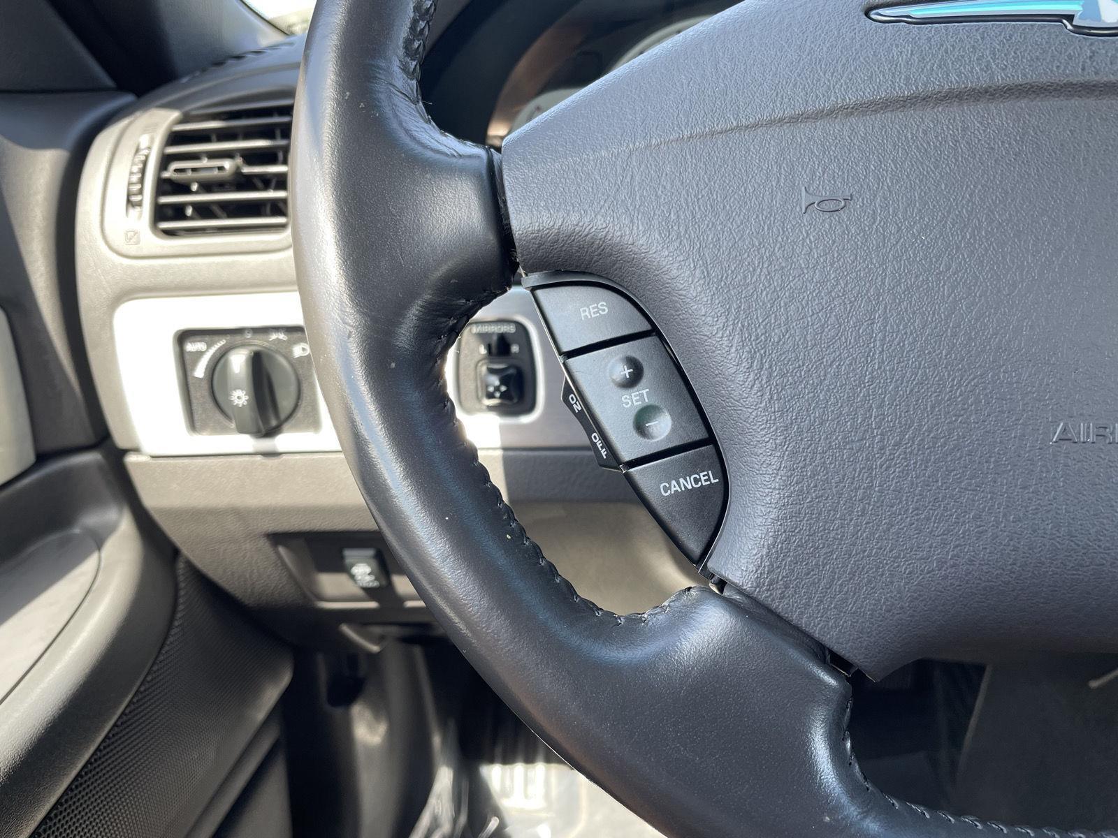 Vehicle photo 13