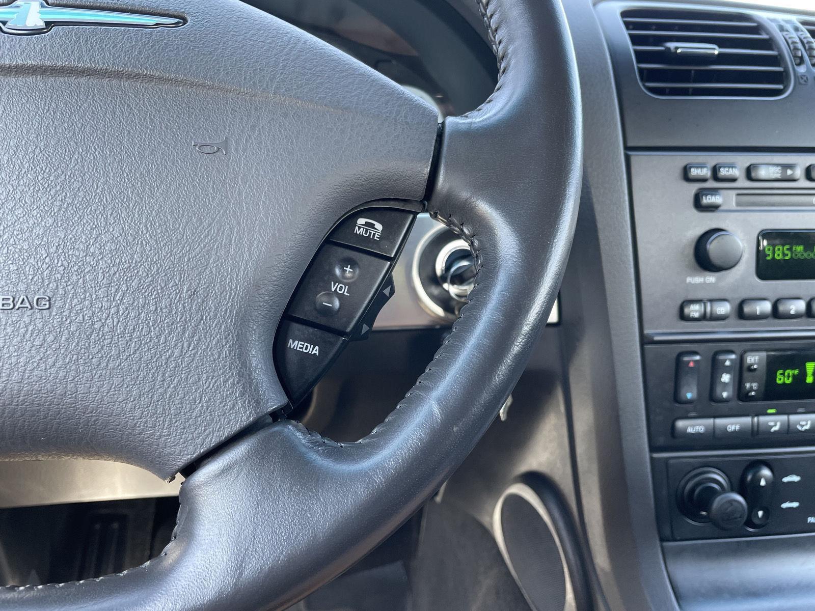 Vehicle photo 14