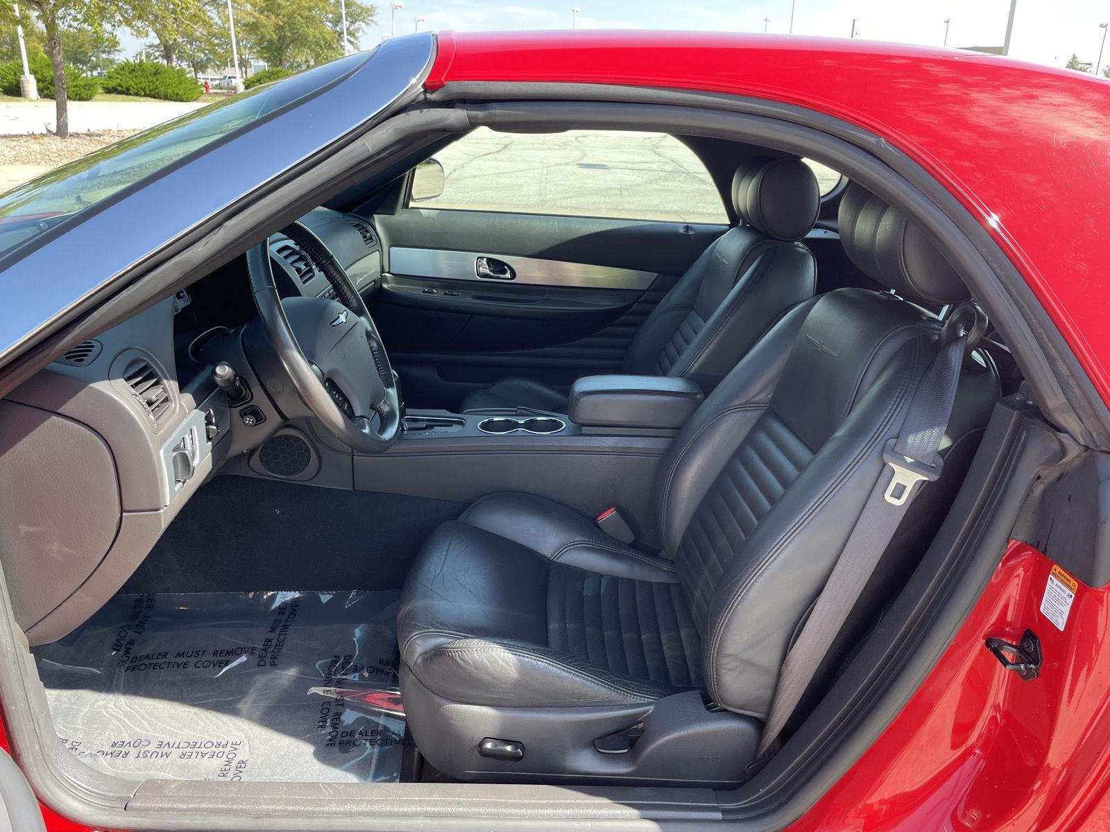 Vehicle photo 17