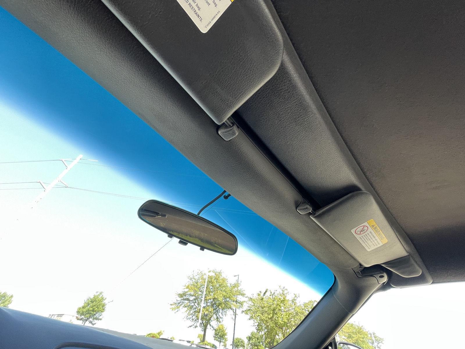Vehicle photo 20