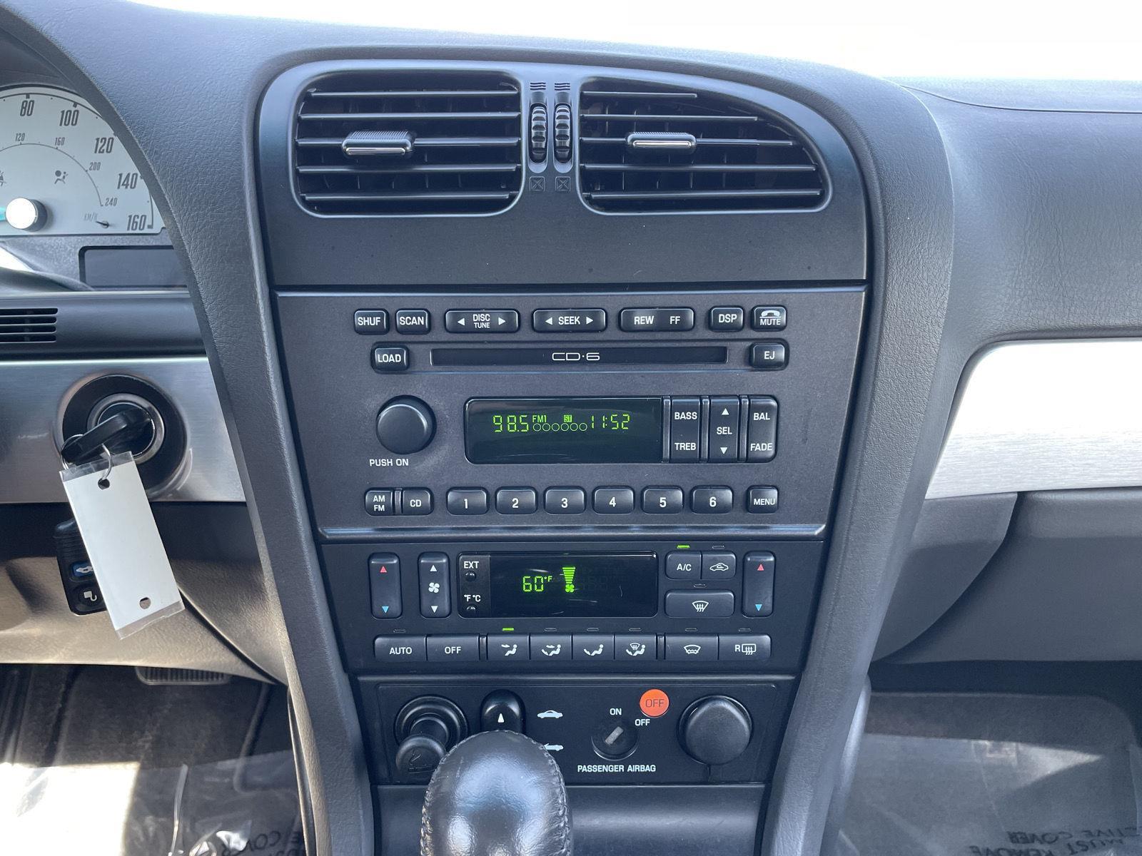 Vehicle photo 21