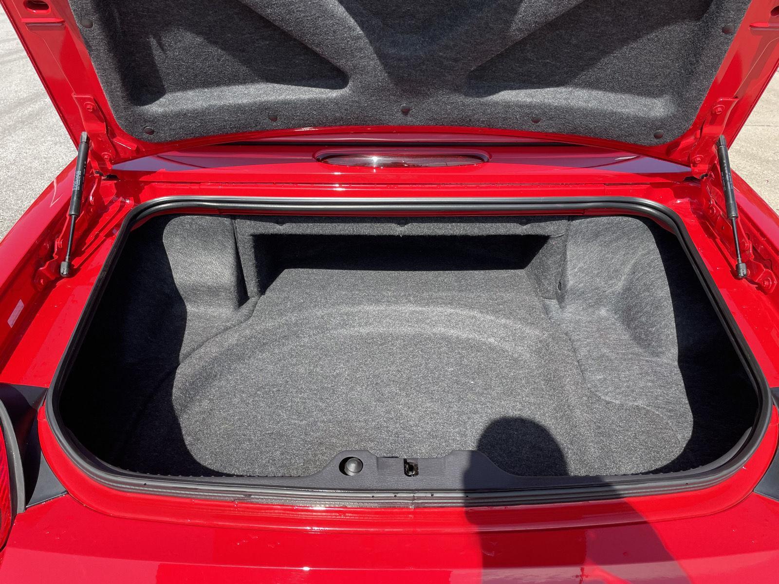 Vehicle photo 30
