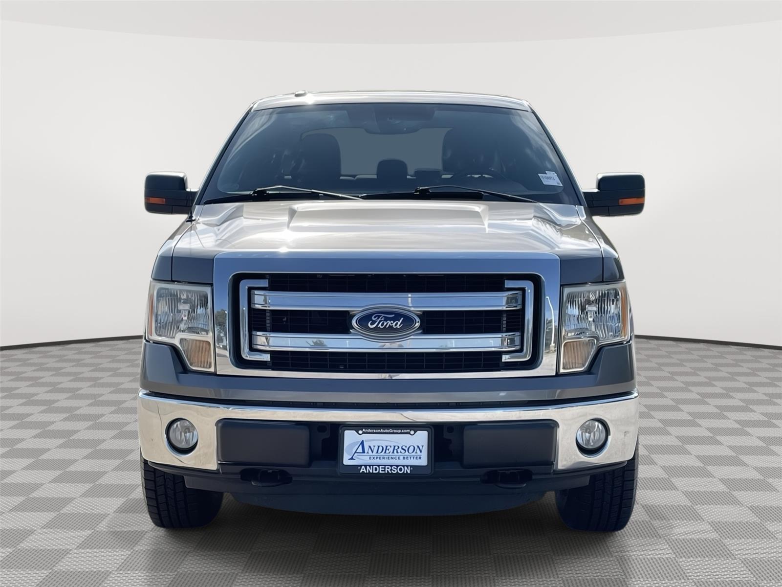 Vehicle photo 4
