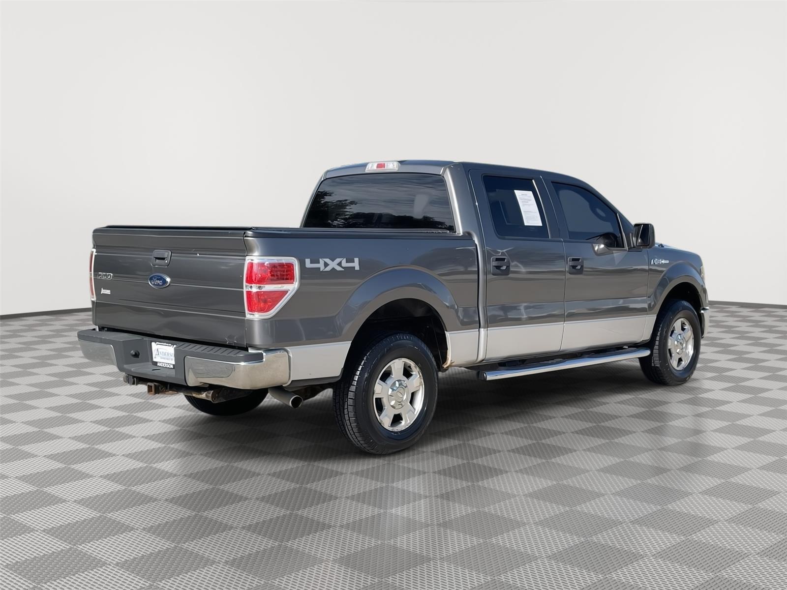 Vehicle photo 7