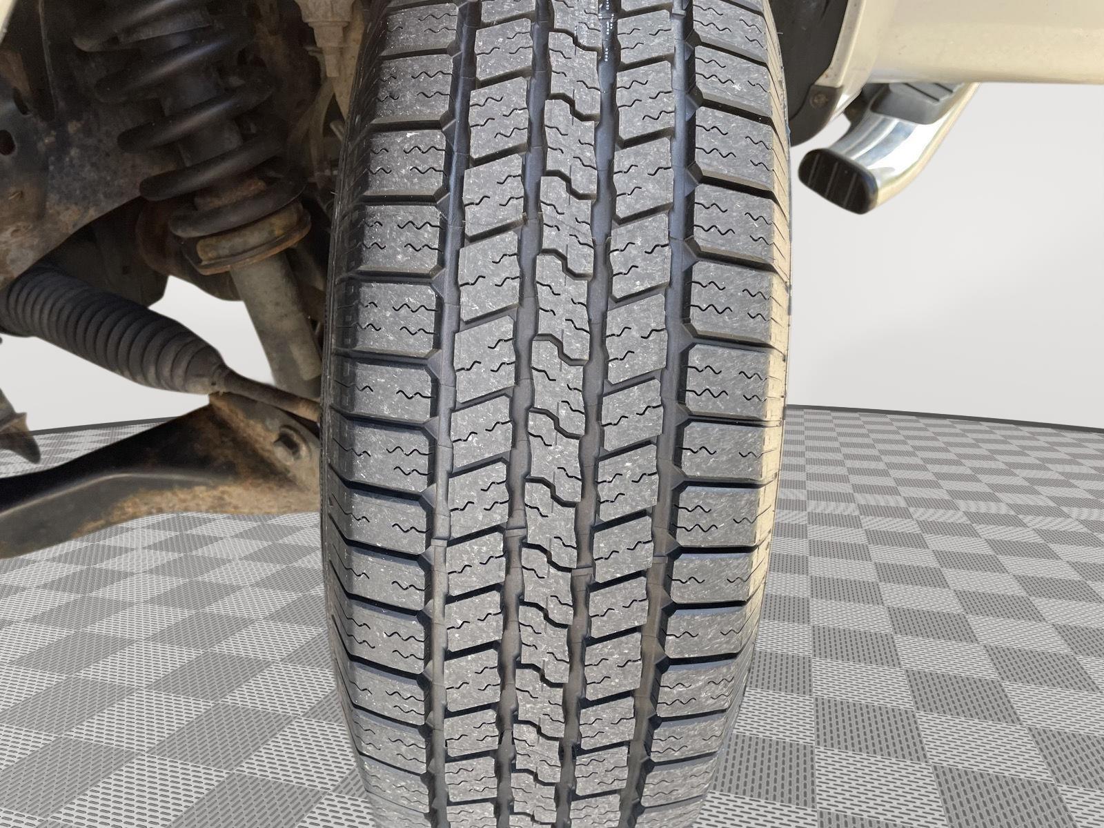 Vehicle photo 11