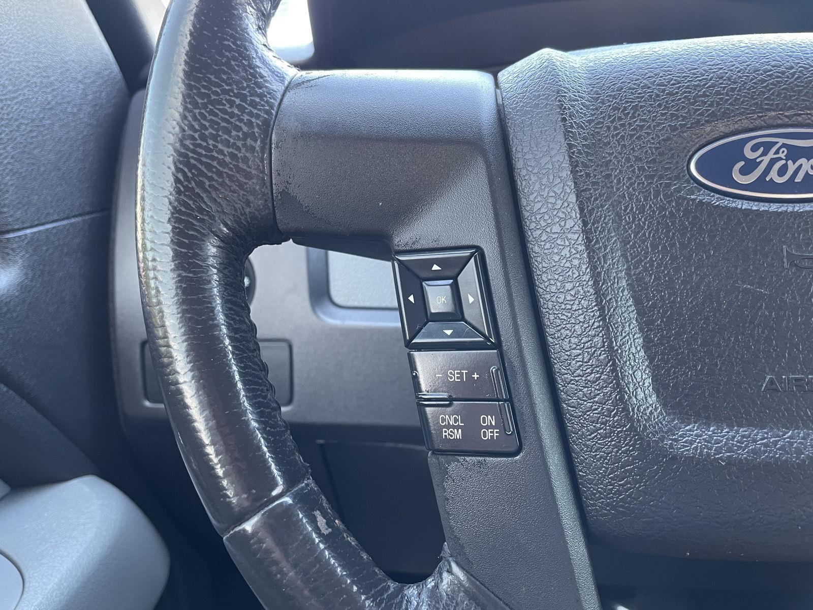 Vehicle photo 13
