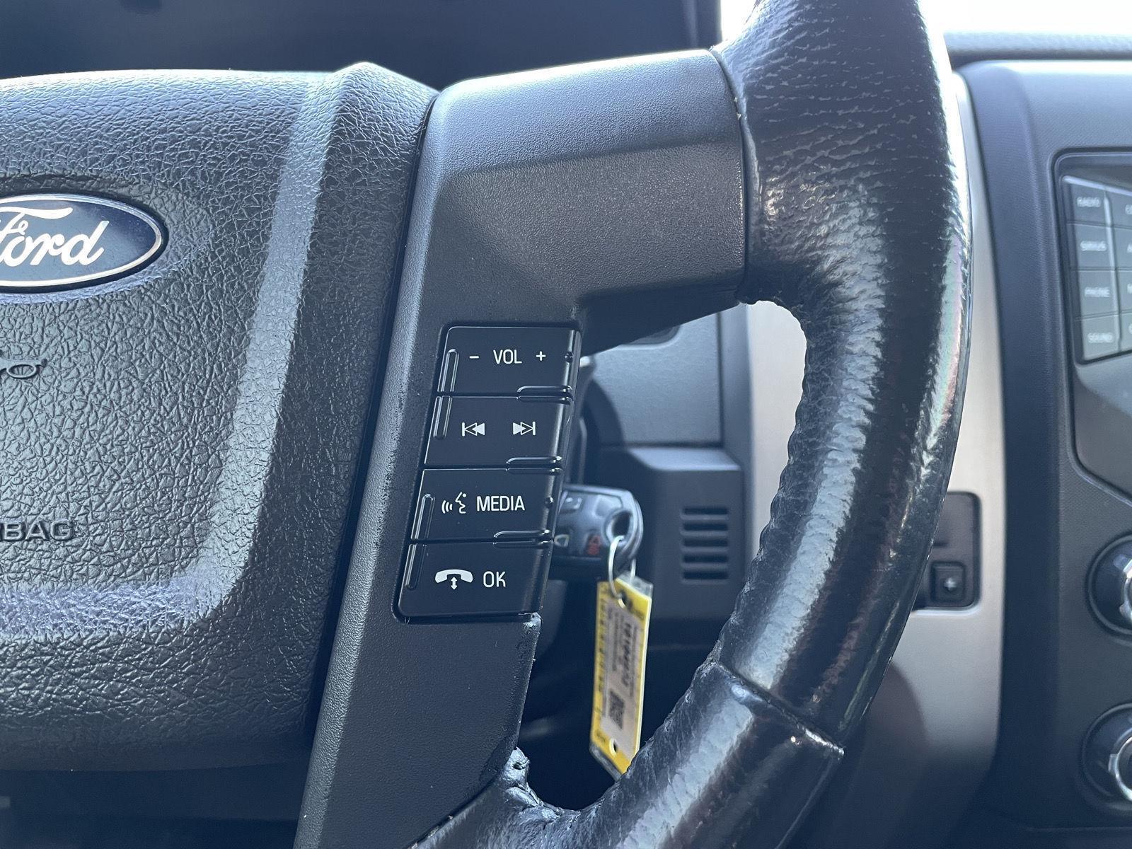 Vehicle photo 14