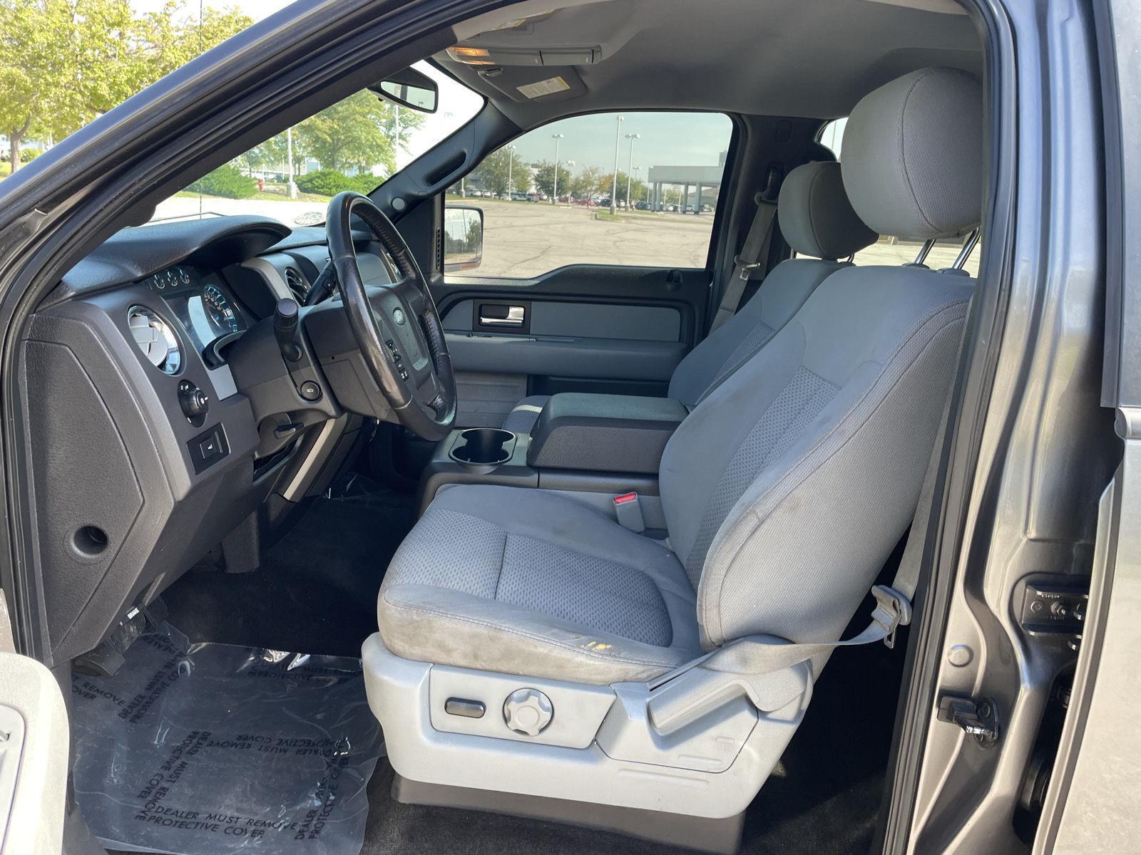 Vehicle photo 17
