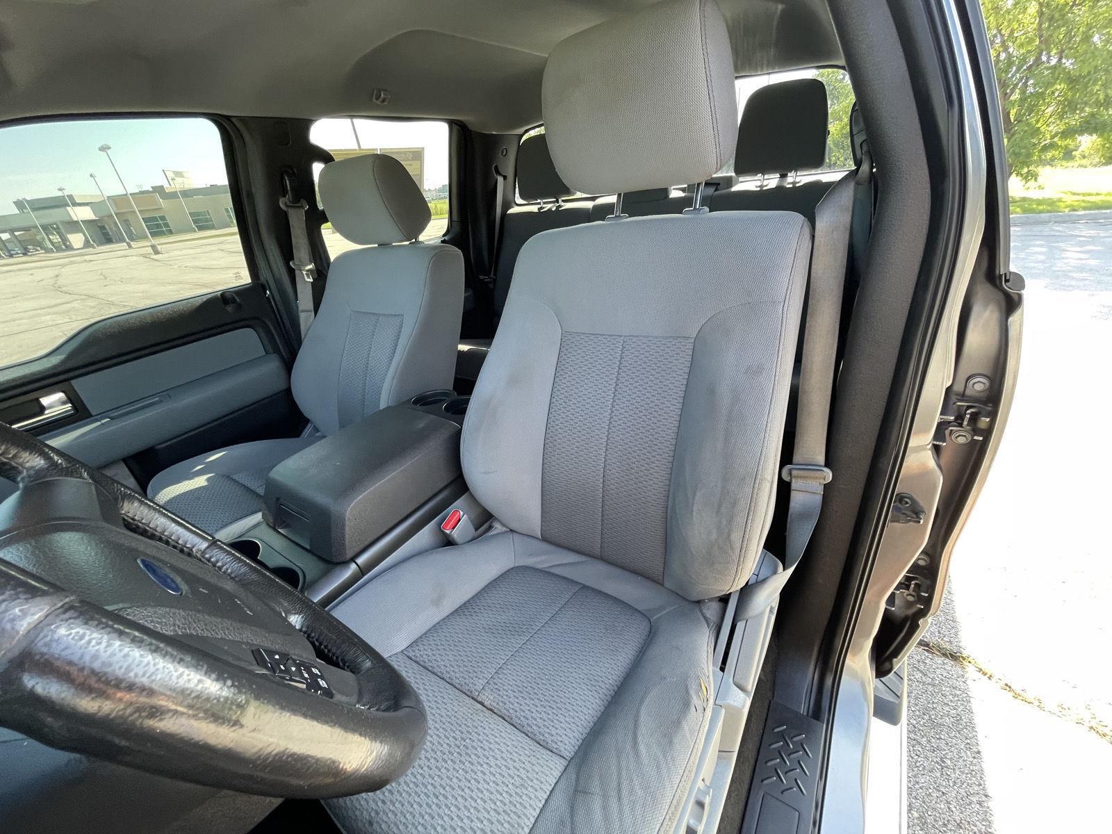 Vehicle photo 18