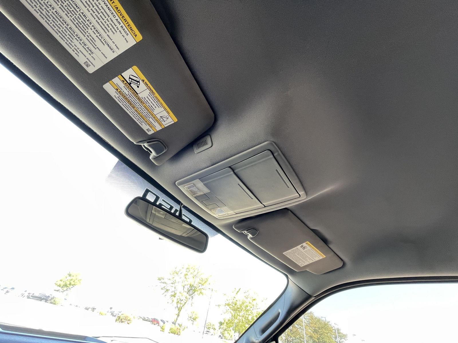 Vehicle photo 21