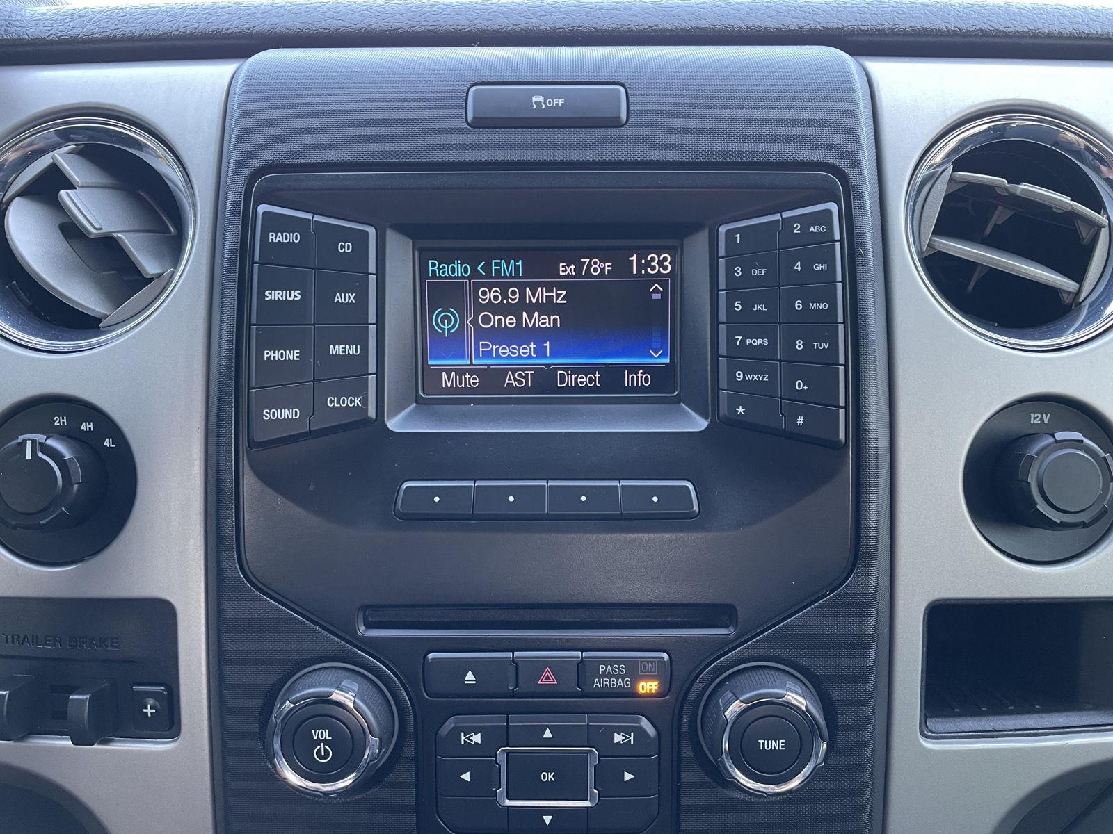 Vehicle photo 23