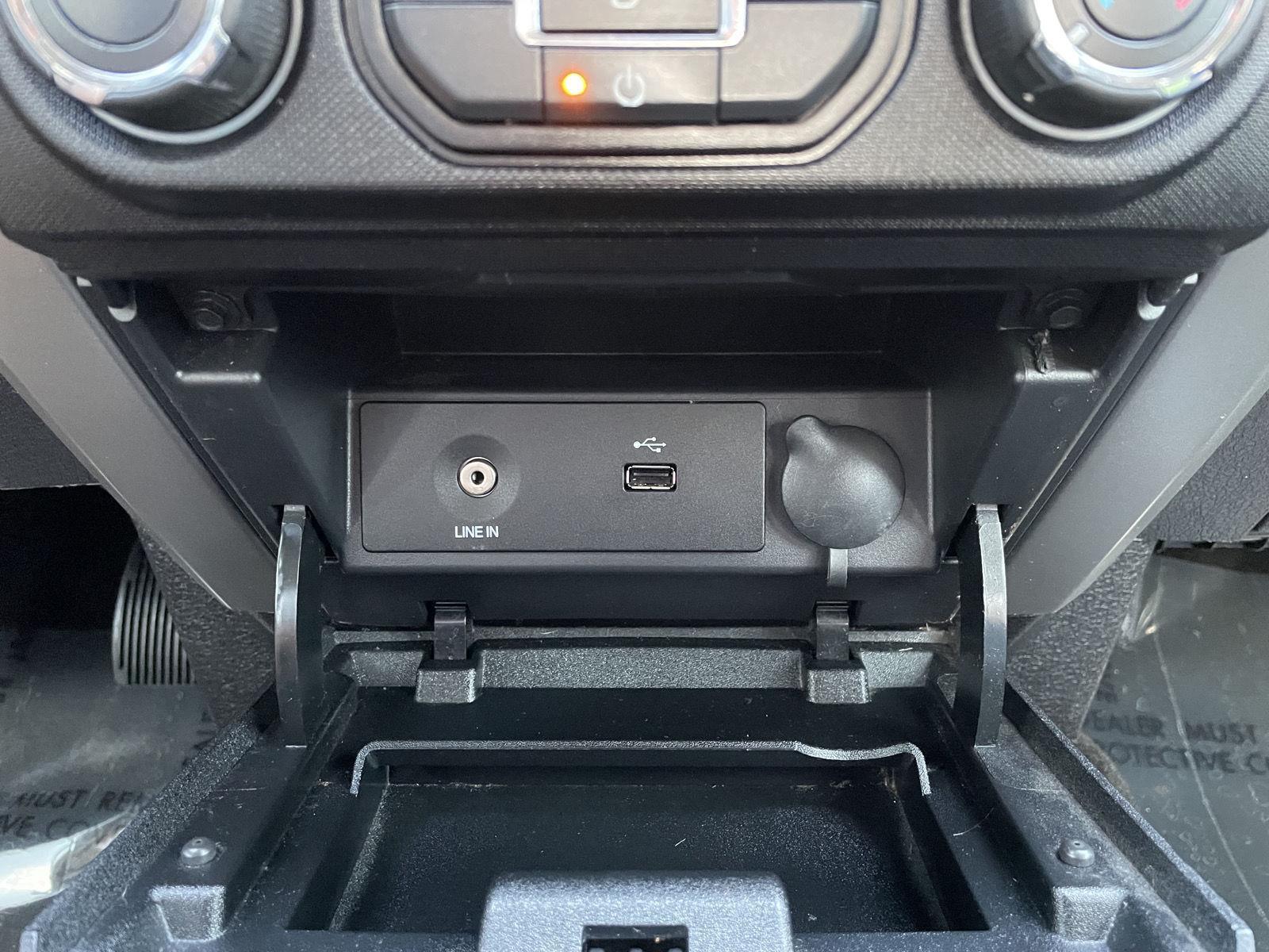 Vehicle photo 25