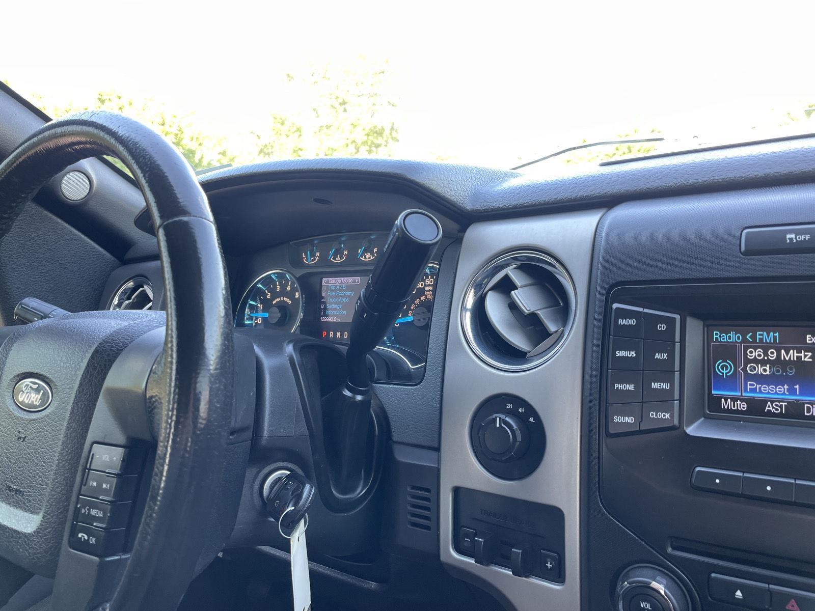 Vehicle photo 28