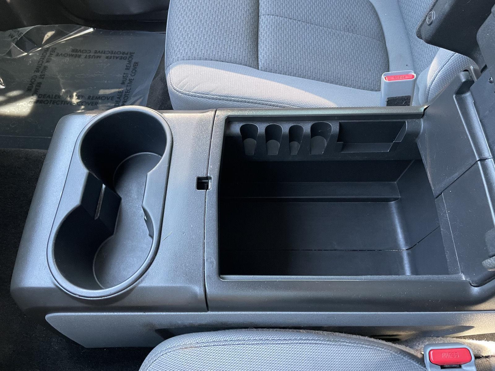 Vehicle photo 29