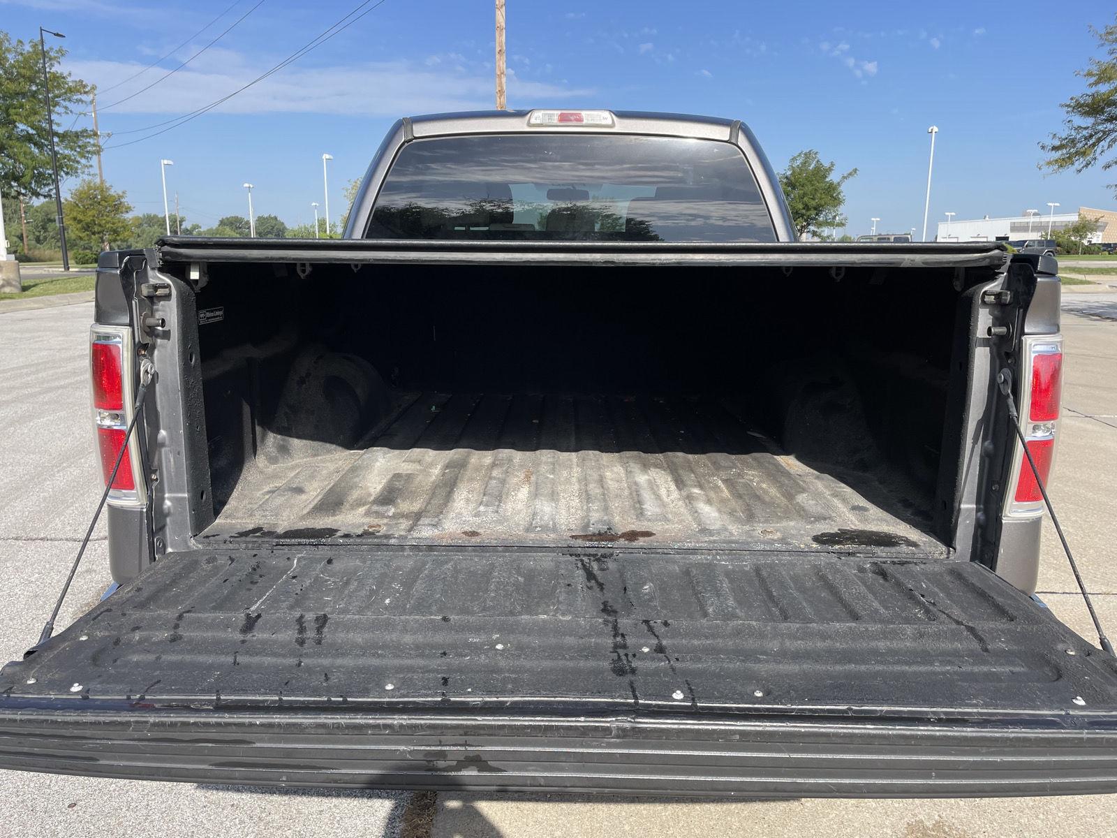 Vehicle photo 33