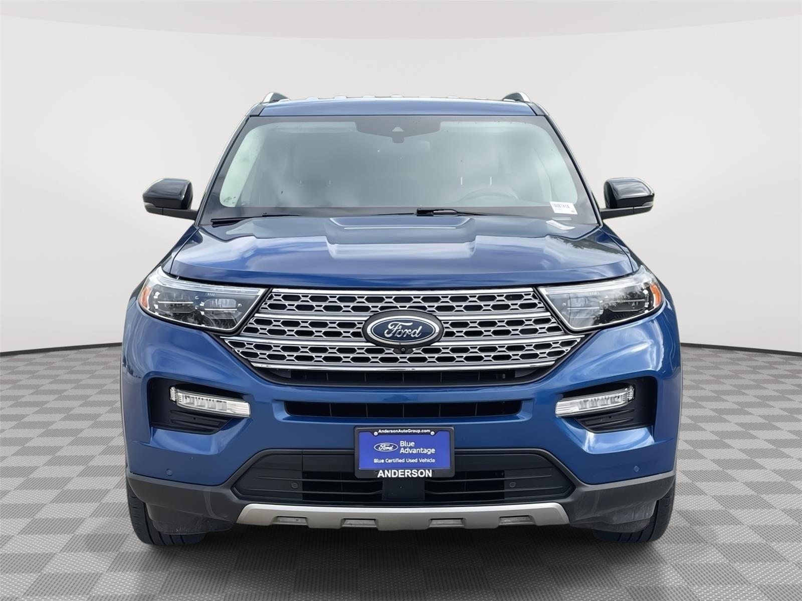 Vehicle photo 4
