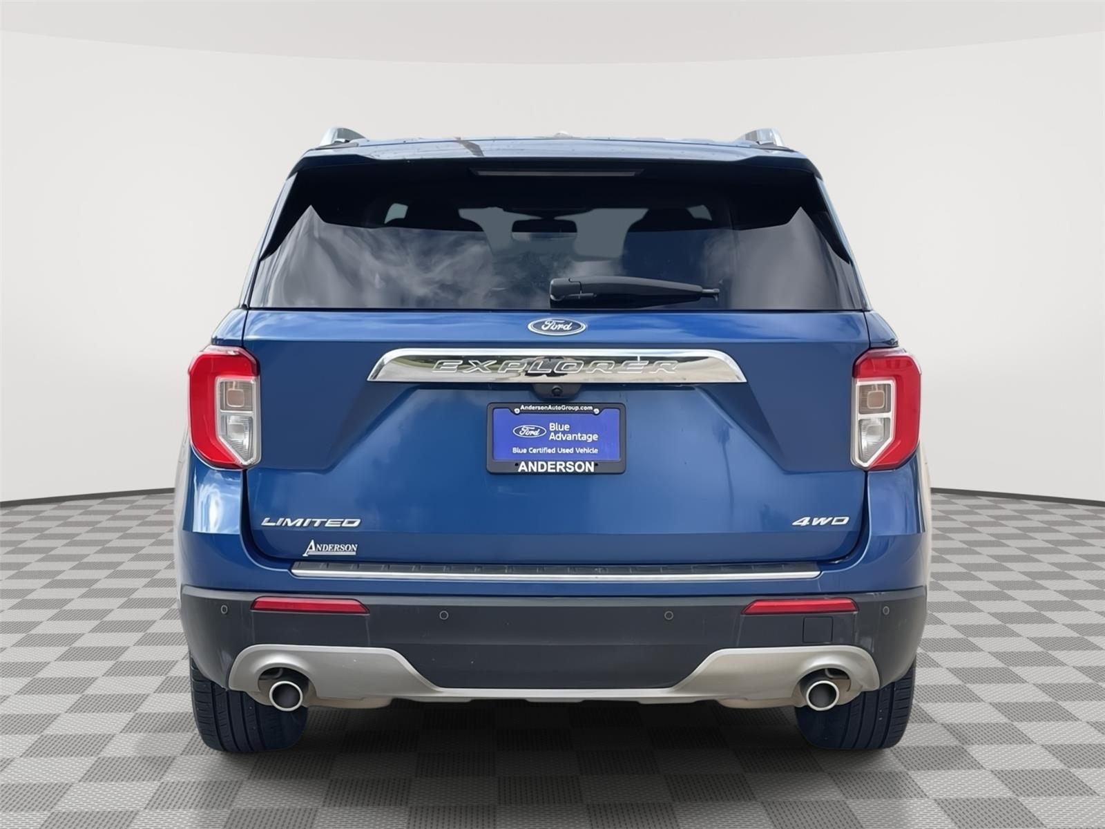 Vehicle photo 8
