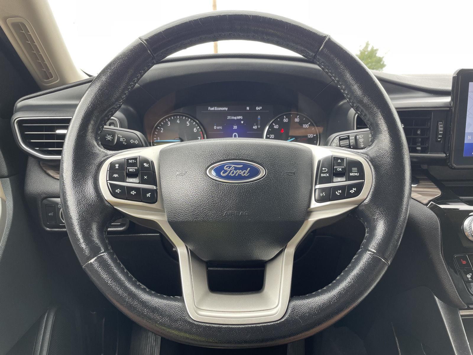 Vehicle photo 12