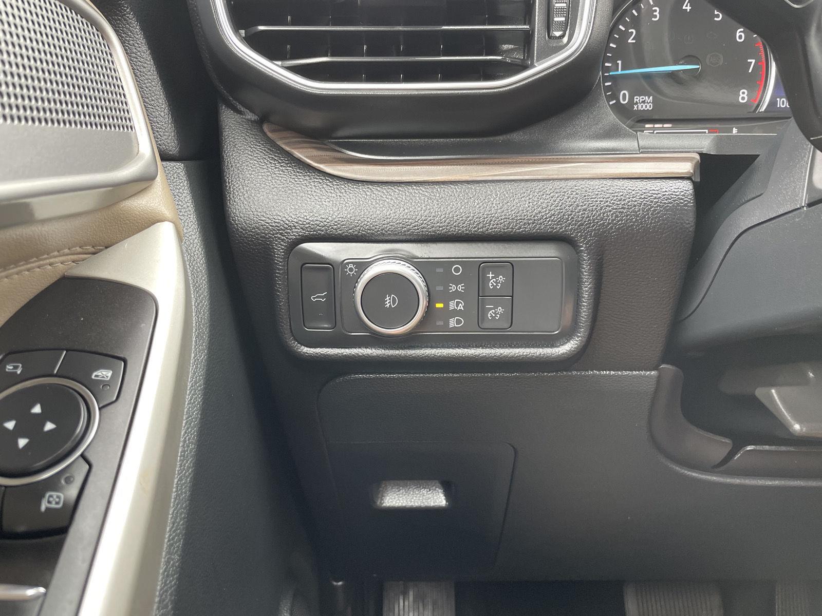 Vehicle photo 16