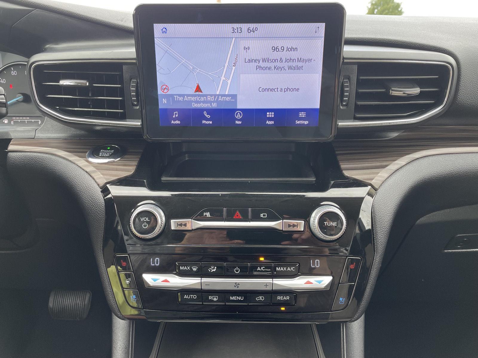 Vehicle photo 24