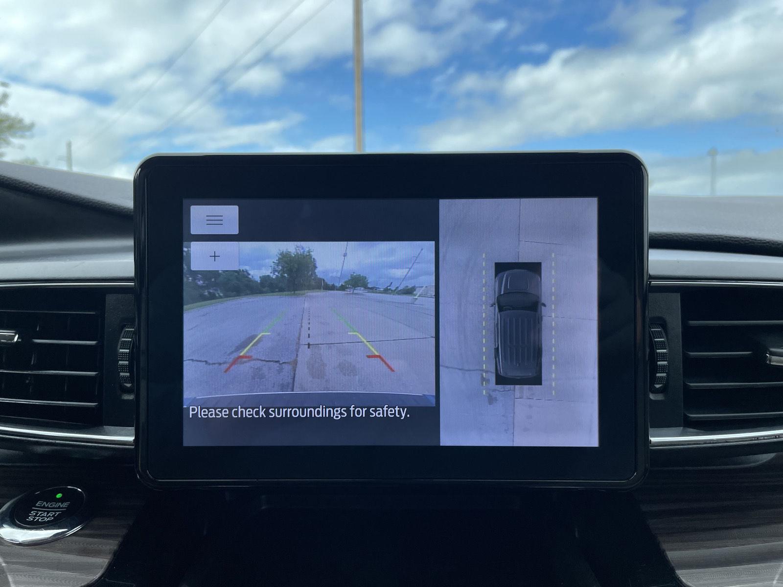Vehicle photo 25