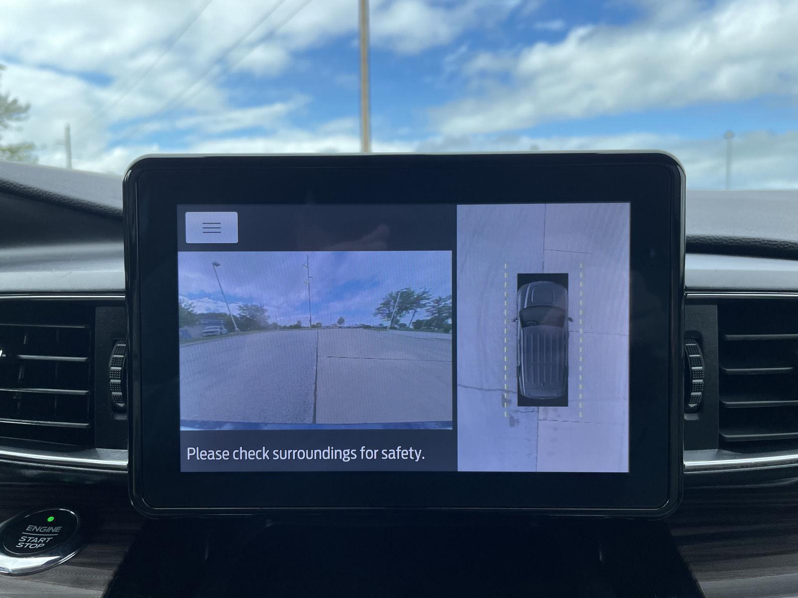 Vehicle photo 26