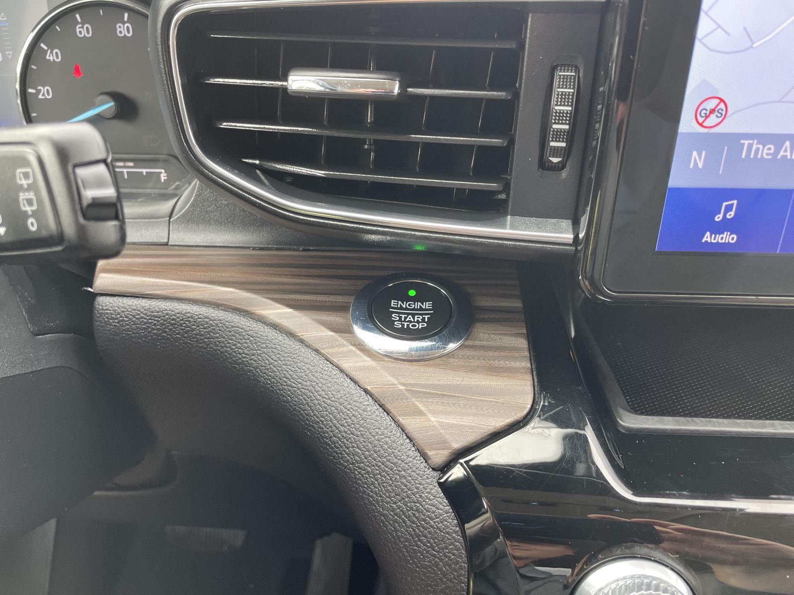 Vehicle photo 27