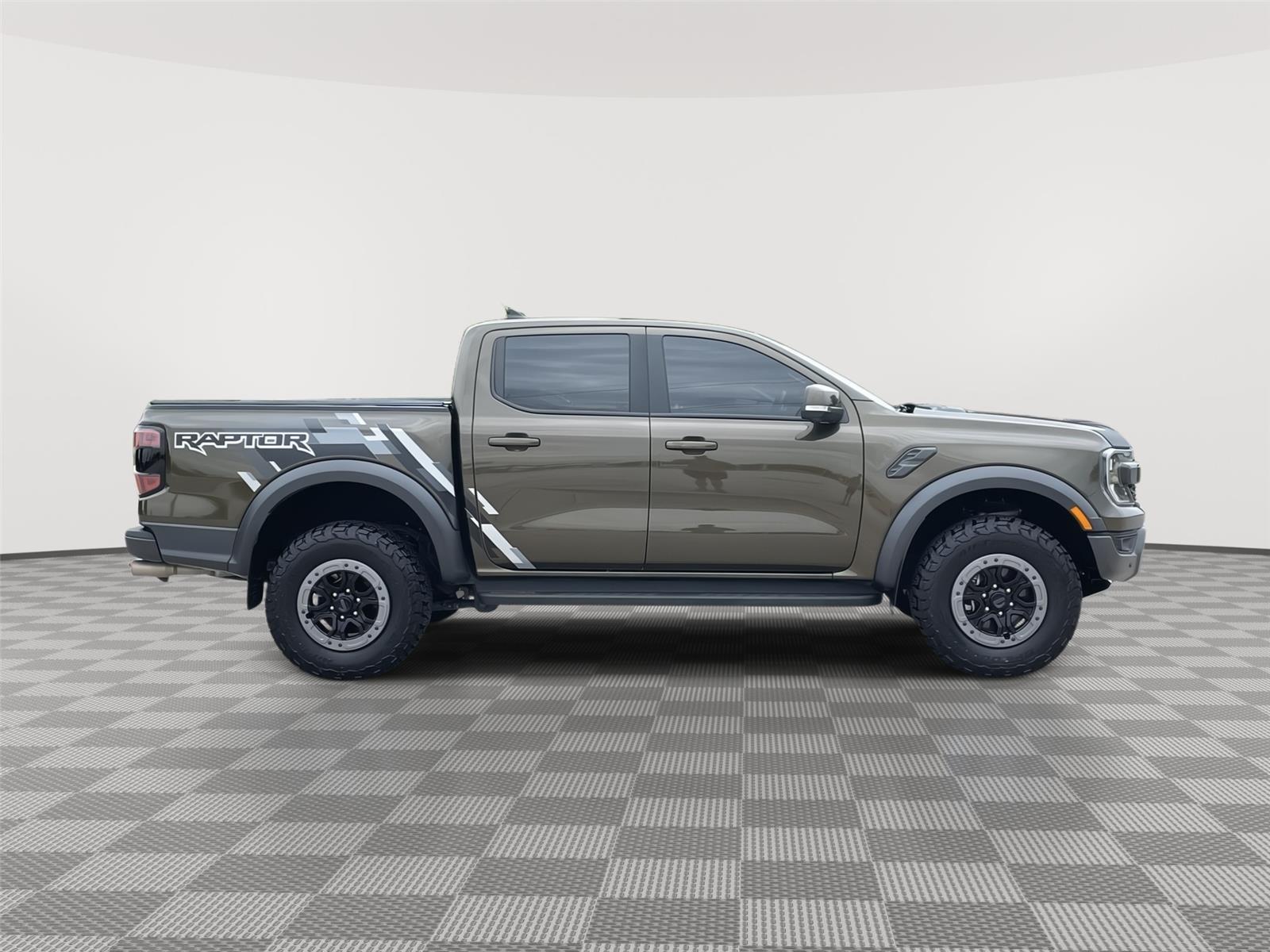 Vehicle photo 6