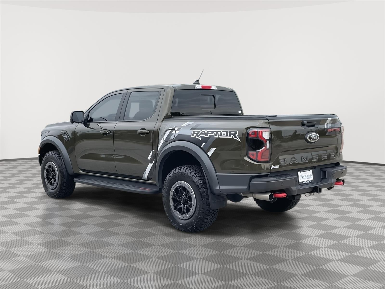 Vehicle photo 9