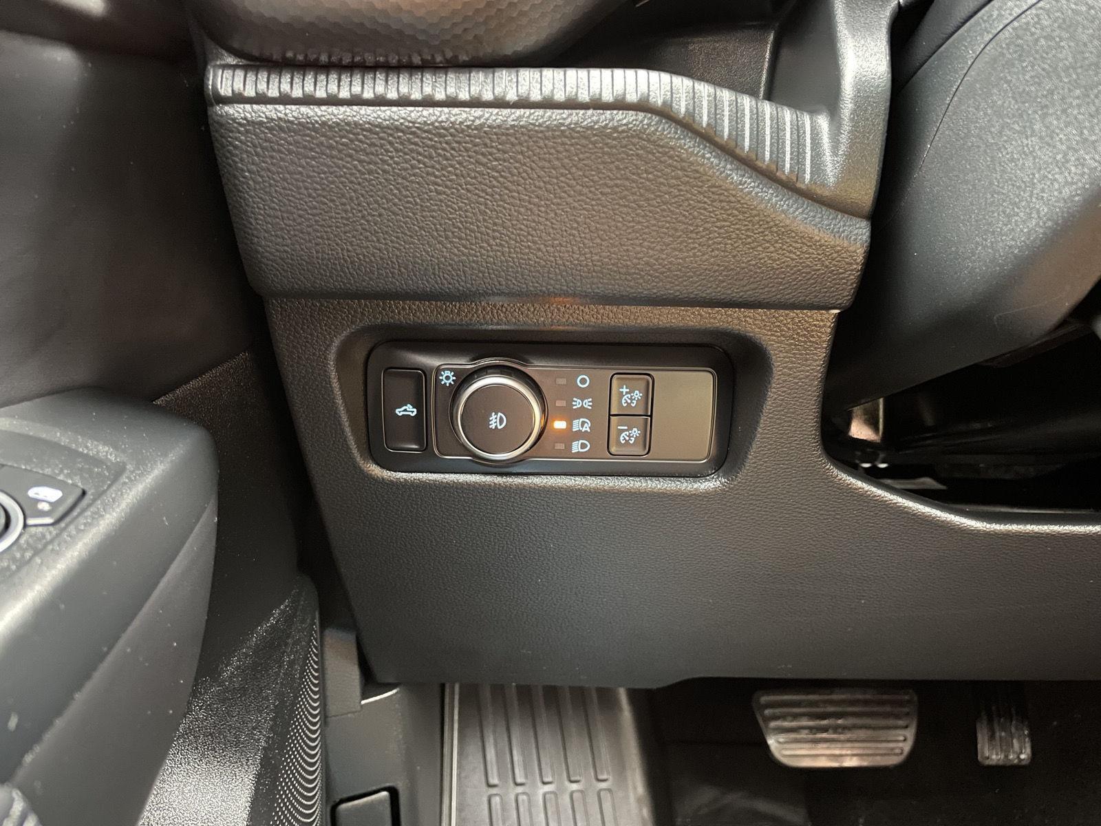 Vehicle photo 16